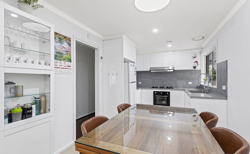 Photo - 2 20 Spring Road, Springvale VIC 3171 - Image 3
