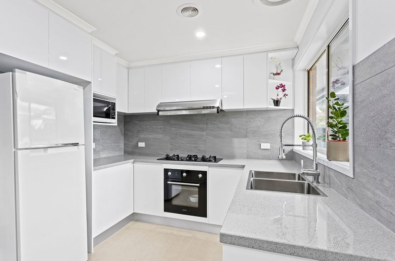 Photo - 2 20 Spring Road, Springvale VIC 3171 - Image 4