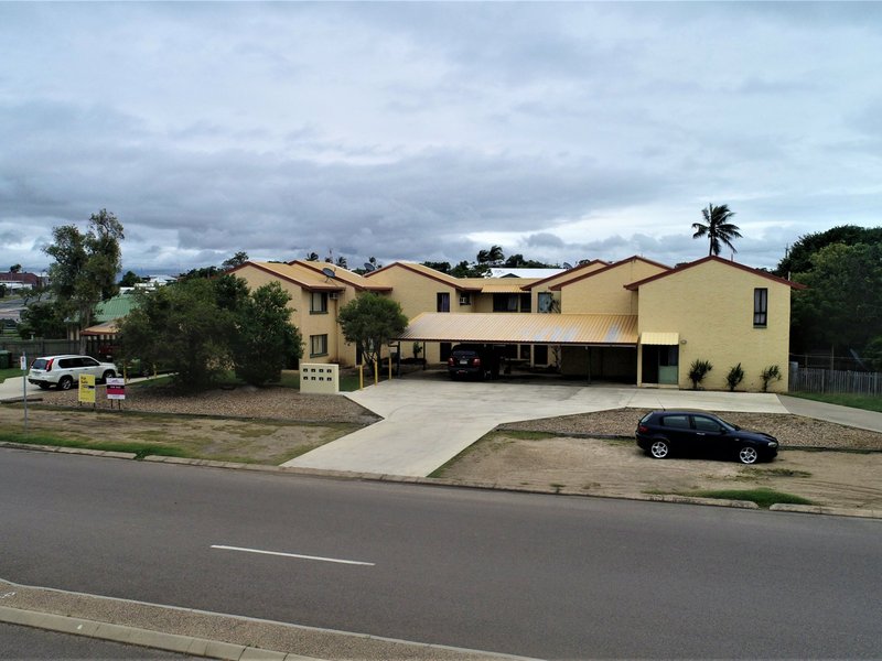 Photo - 2-2a Powell St , Bowen QLD 4805 - Image 3