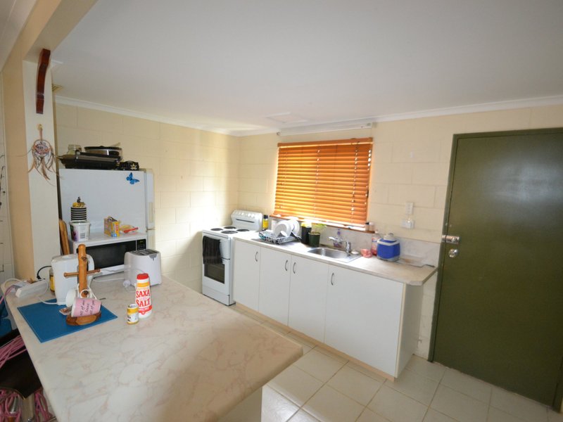 Photo - 2-2a Powell St , Bowen QLD 4805 - Image 8