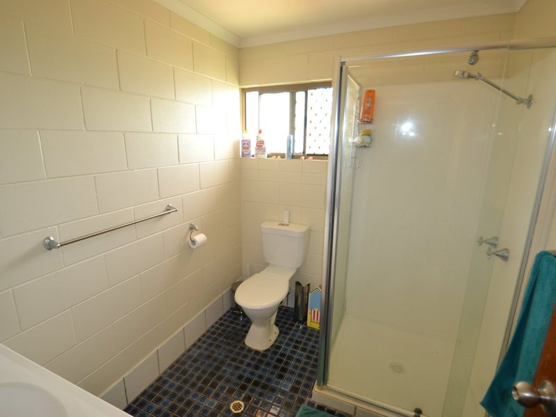 Photo - 2-2a Powell St , Bowen QLD 4805 - Image 11