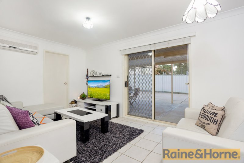 Photo - 2 & 2A Selwyn Place, Quakers Hill NSW 2763 - Image 9