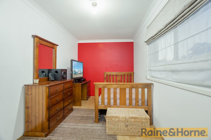 Photo - 2 & 2A Selwyn Place, Quakers Hill NSW 2763 - Image 10