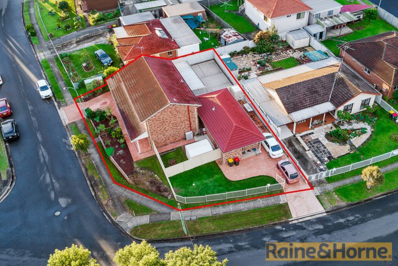 Photo - 2 & 2A Selwyn Place, Quakers Hill NSW 2763 - Image 14