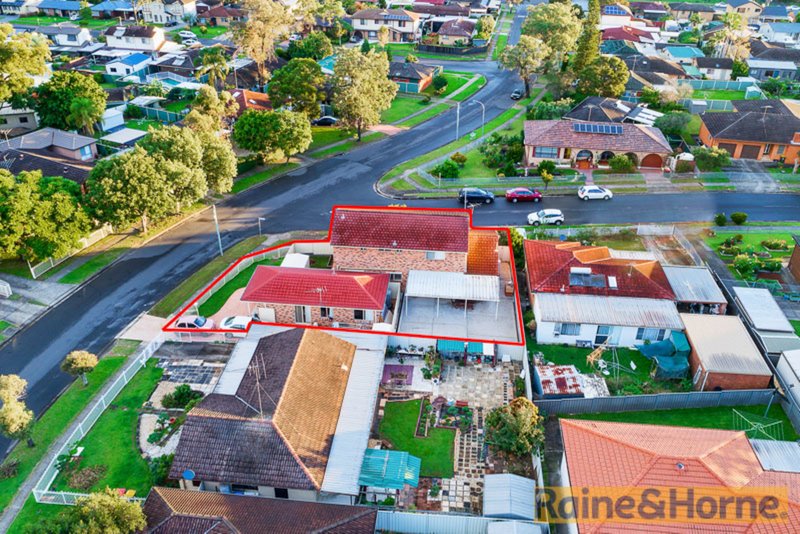 Photo - 2 & 2A Selwyn Place, Quakers Hill NSW 2763 - Image 15