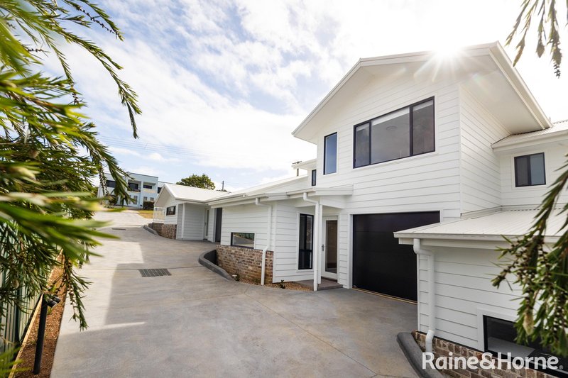 Photo - 2, 3 & 4/24 St Vincent Street, Ulladulla NSW 2539 - Image 1