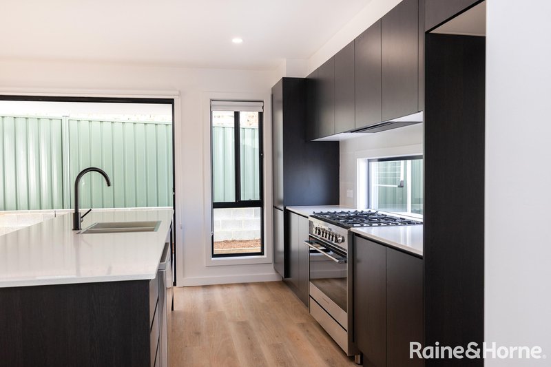 Photo - 2, 3 & 4/24 St Vincent Street, Ulladulla NSW 2539 - Image 5