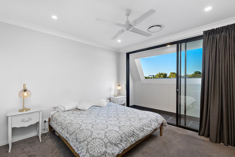 Photo - 2 & 3/74 Jamieson Street, Bulimba QLD 4171 - Image 12