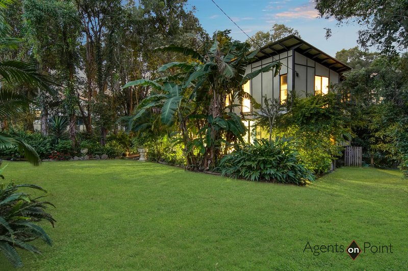 Photo - 2-4 Camena Street, Macleay Island QLD 4184 - Image 2