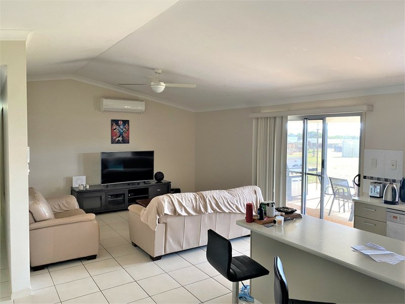 Photo - 2-4 Diamond Court, Kingaroy QLD 4610 - Image 3