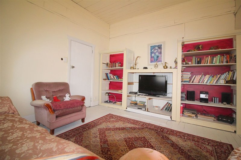 Photo - 2-4 Duff Street, Queenstown TAS 7467 - Image 6