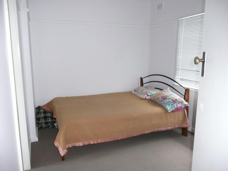 Photo - 2-4 Gill Avenue, Taree NSW 2430 - Image 5