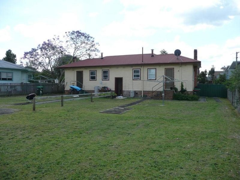 Photo - 2-4 Gill Avenue, Taree NSW 2430 - Image 8