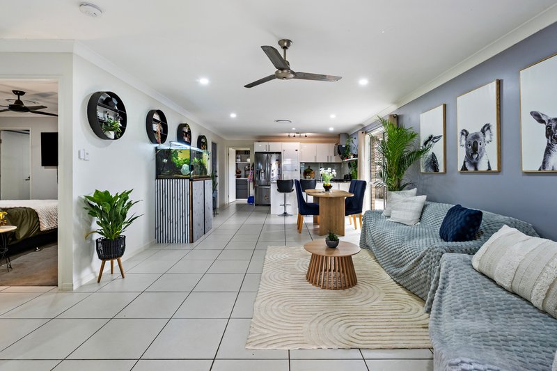 Photo - 2-4 Wayland Circuit, Morayfield QLD 4506 - Image 3