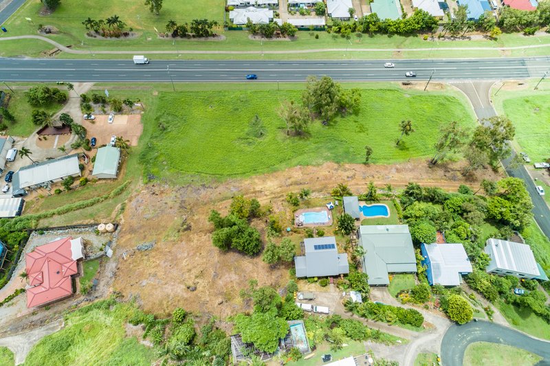 Photo - 2 - 6 Barnes Place, Cannonvale QLD 4802 - Image 6