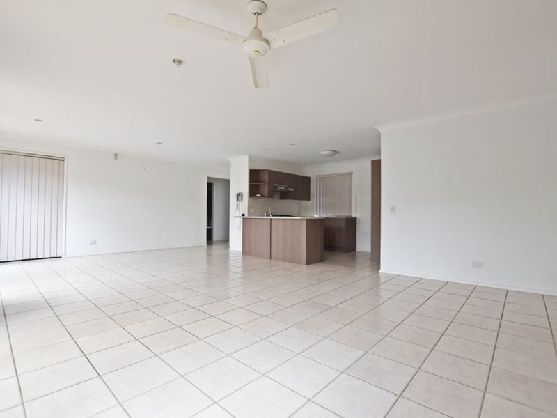 Photo - 2 Acacia Crescent, Kallangur QLD 4503 - Image 3