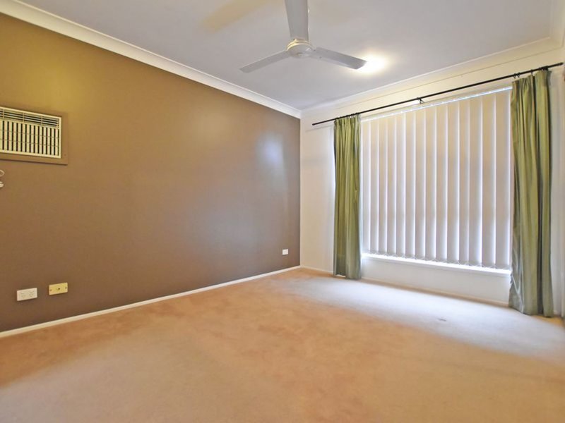 Photo - 2 Acacia Crescent, Kallangur QLD 4503 - Image 6