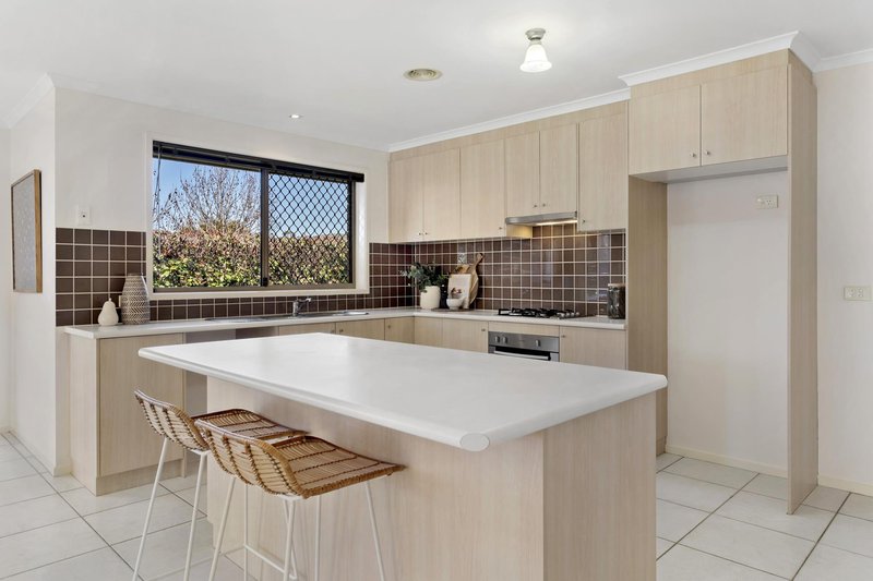 Photo - 2 Adlard Place, Gungahlin ACT 2912 - Image 8