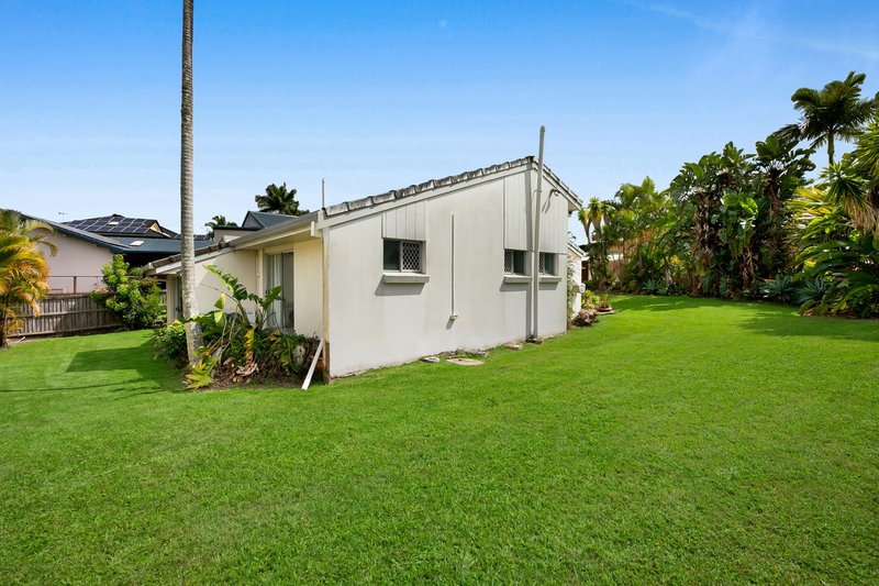 Photo - 2 Adler Court, Benowa QLD 4217 - Image 21