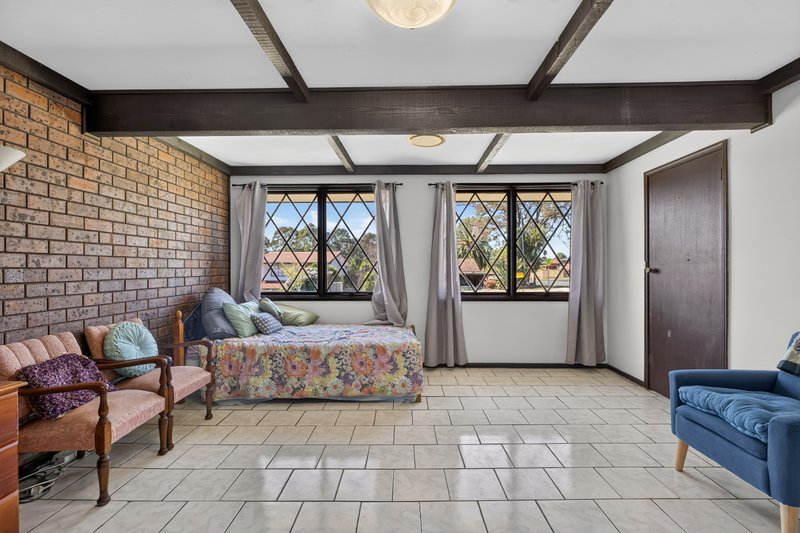 Photo - 2 Adrian Street, Macquarie Fields NSW 2564 - Image 7