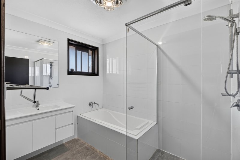 Photo - 2 Adrian Street, Macquarie Fields NSW 2564 - Image 20
