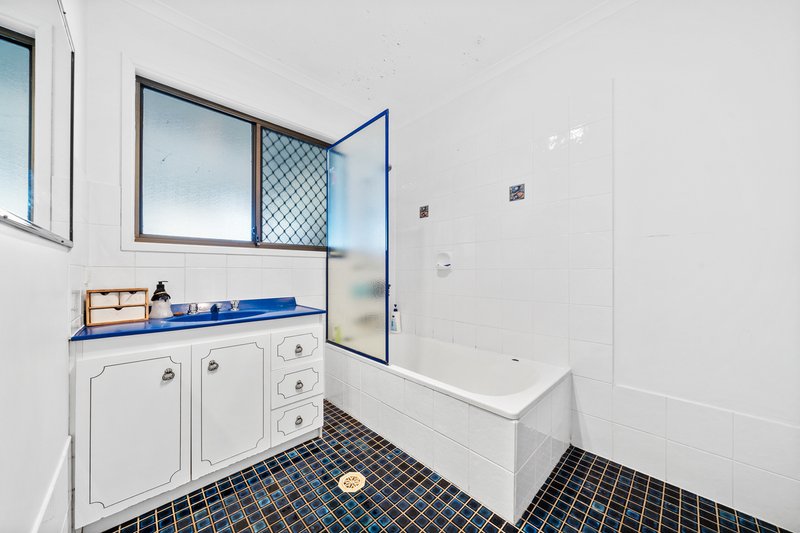 Photo - 2 Adrose Court, Beenleigh QLD 4207 - Image 6