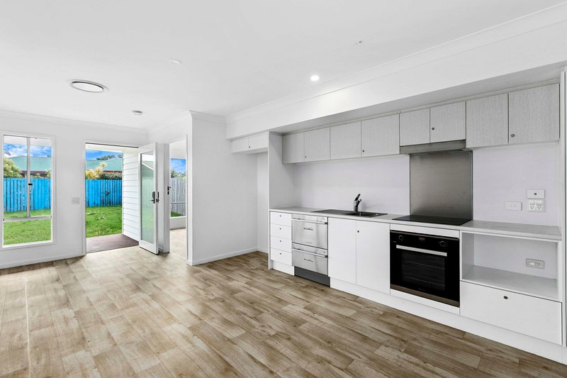 Photo - 2 Aimee Drive, Urangan QLD 4655 - Image 4