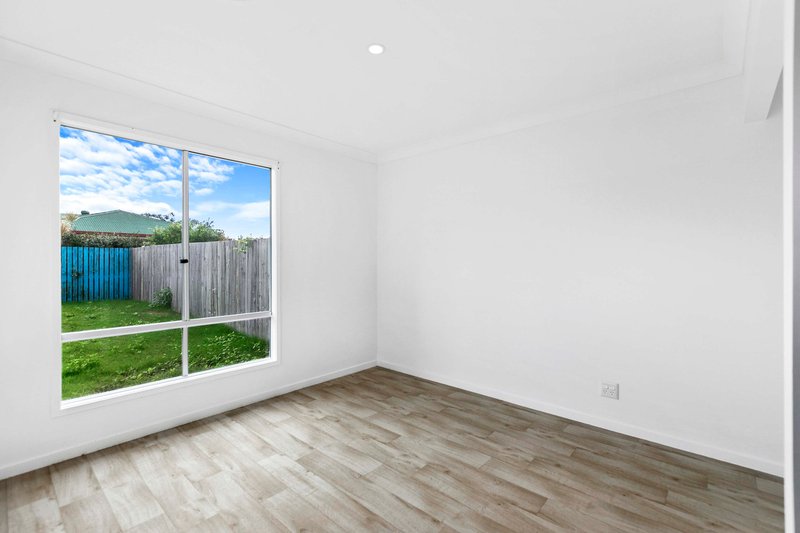 Photo - 2 Aimee Drive, Urangan QLD 4655 - Image 5