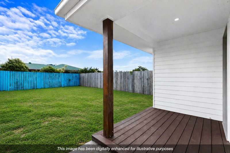 Photo - 2 Aimee Drive, Urangan QLD 4655 - Image 10