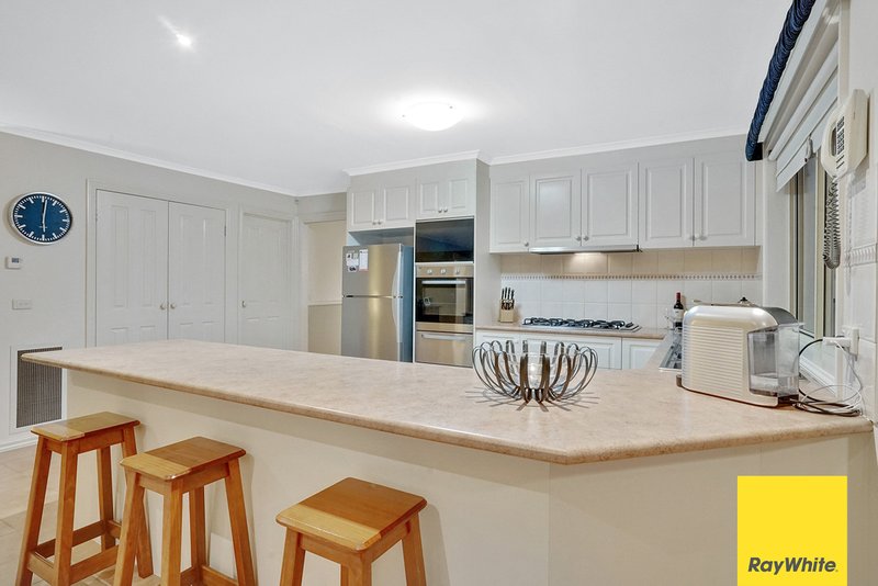 Photo - 2 Albion Crt , Hoppers Crossing VIC 3029 - Image 6