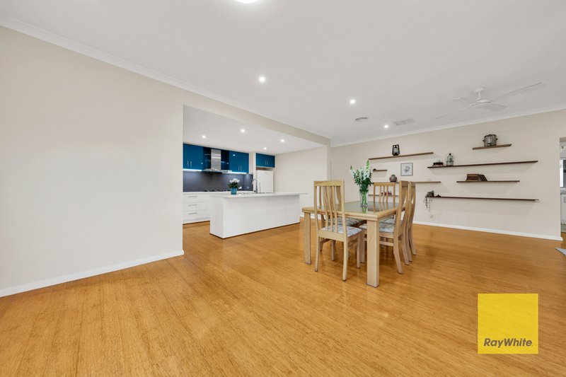 Photo - 2 Aleman Green, Mernda VIC 3754 - Image 5