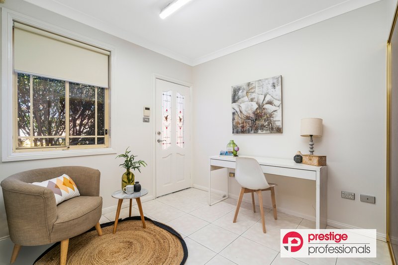 Photo - 2 Alexandrina Court, Wattle Grove NSW 2173 - Image 3