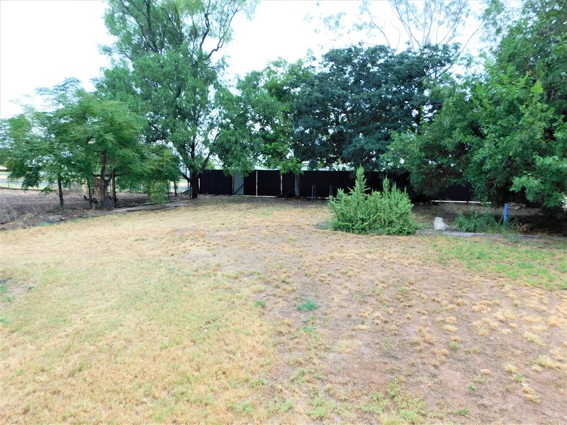 Photo - 2 Alfred Street, Charleville QLD 4470 - Image 18