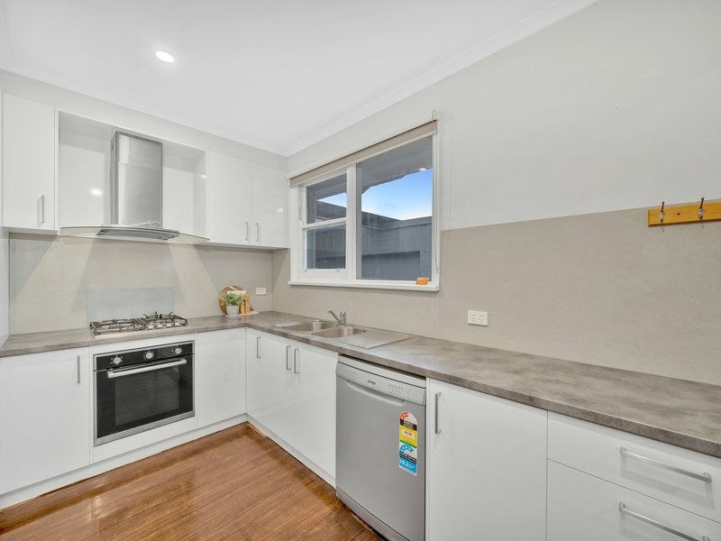 Photo - 2 Alison St , Thomastown VIC 3074 - Image 6