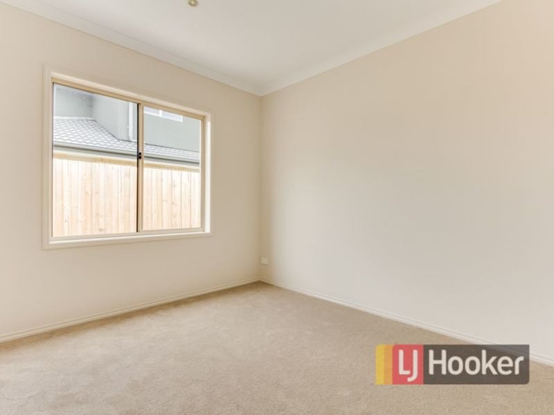 Photo - 2 Alkoomi Court, Lynbrook VIC 3975 - Image 15