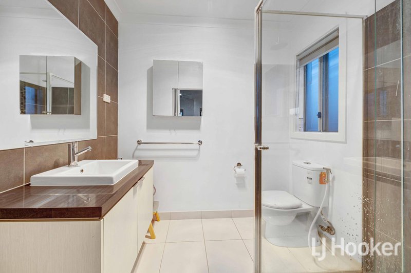 Photo - 2 Allambee Drive, Harkness VIC 3337 - Image 3