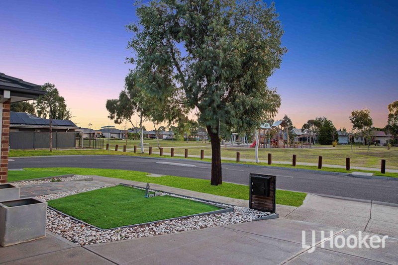Photo - 2 Allambee Drive, Harkness VIC 3337 - Image 14