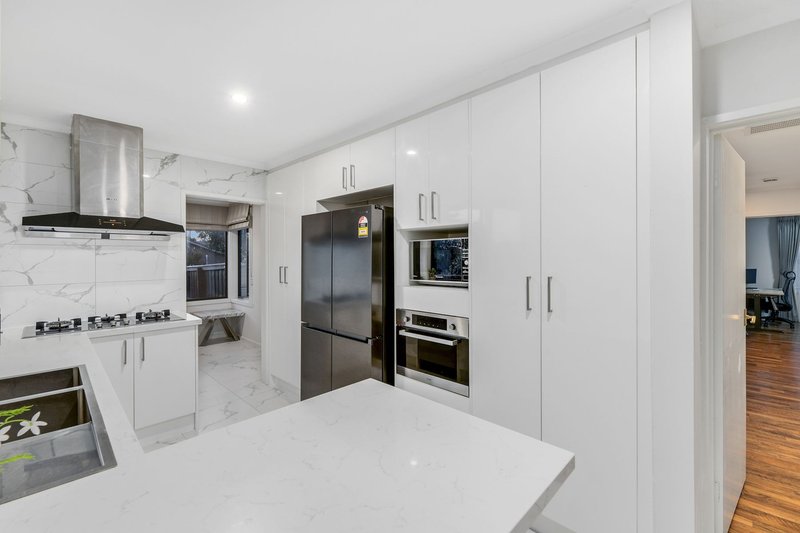 Photo - 2 Allawah Close, Keysborough VIC 3173 - Image 6