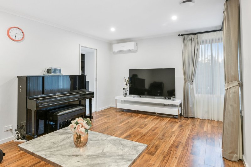 Photo - 2 Allawah Close, Keysborough VIC 3173 - Image 11