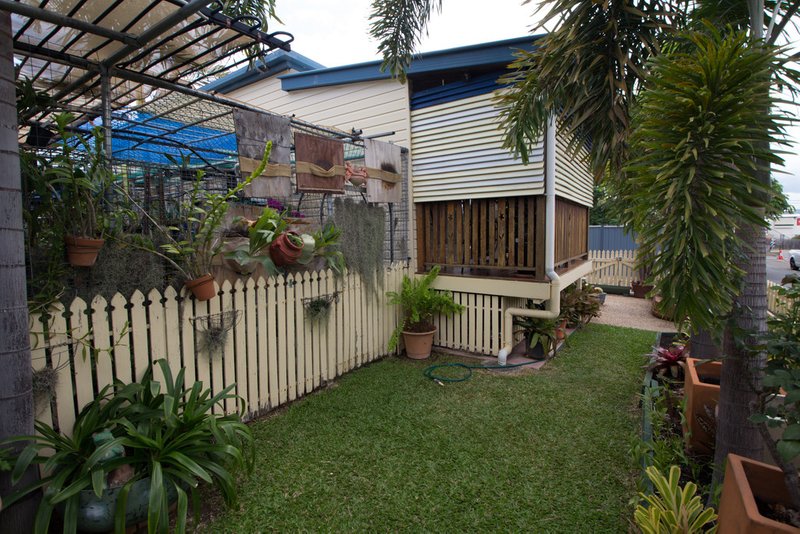 Photo - 2 Allen Street, Allenstown QLD 4700 - Image 3