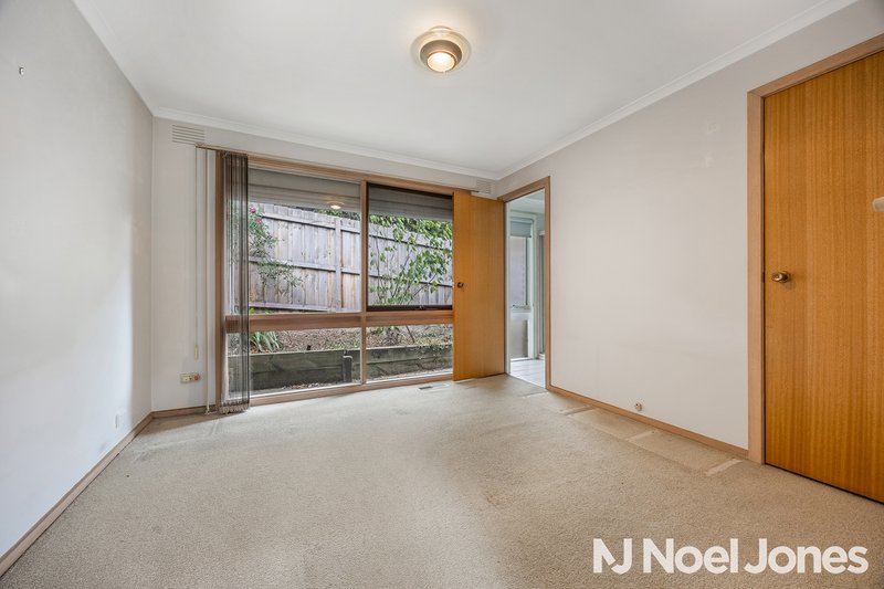 Photo - 2 Allinga Place, Donvale VIC 3111 - Image 7