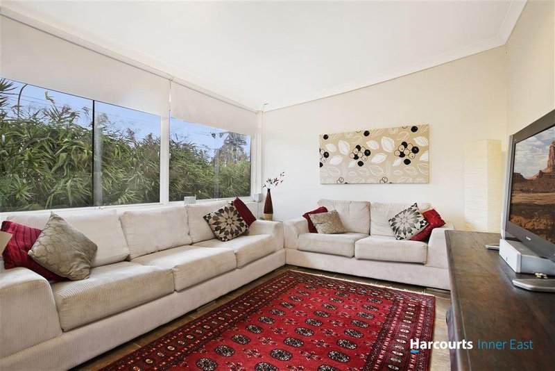 Photo - 2 Alloa Street, Wynnum West QLD 4178 - Image 3
