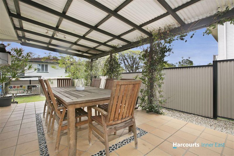 Photo - 2 Alloa Street, Wynnum West QLD 4178 - Image 8