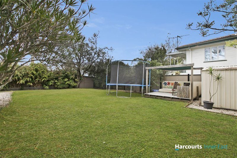 Photo - 2 Alloa Street, Wynnum West QLD 4178 - Image 9