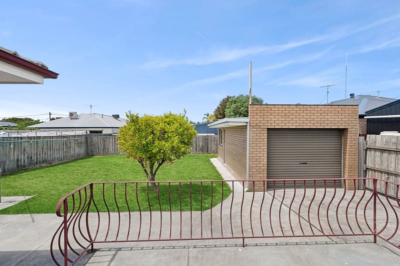 Photo - 2 Allowah Court, Norlane VIC 3214 - Image 6