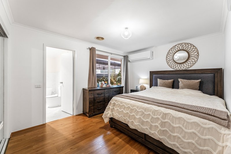 Photo - 2 Almray Place, Glen Waverley VIC 3150 - Image 9