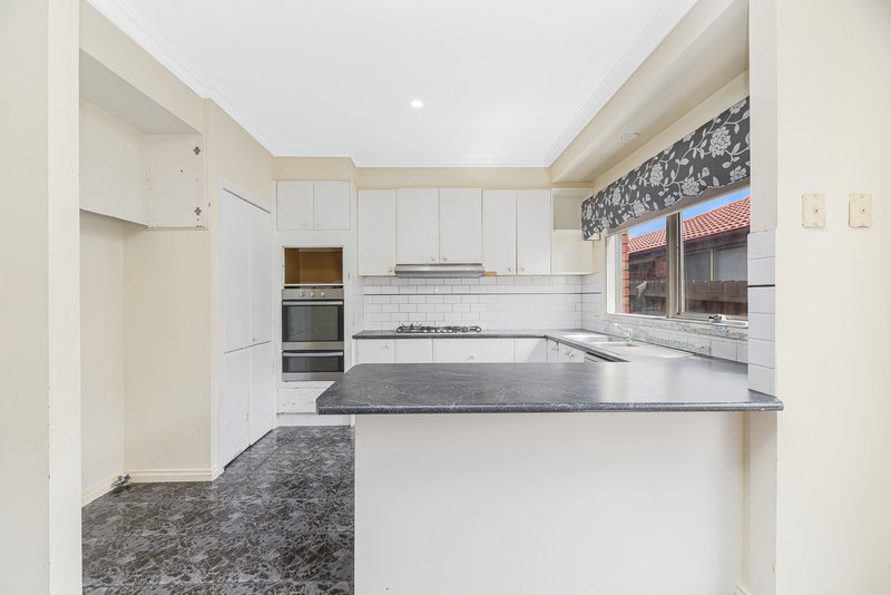 Photo - 2 Alton Court, Narre Warren VIC 3805 - Image 5