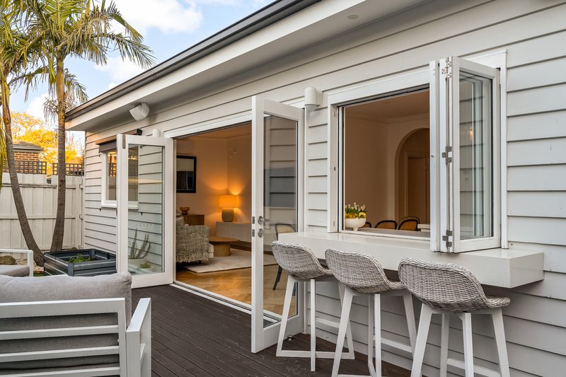 Photo - 2 Alvena Street, Mentone VIC 3194 - Image 9