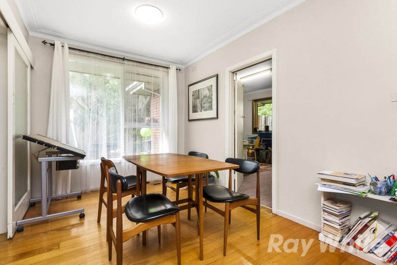 Photo - 2 Amaroo Court, Burwood East VIC 3151 - Image 3