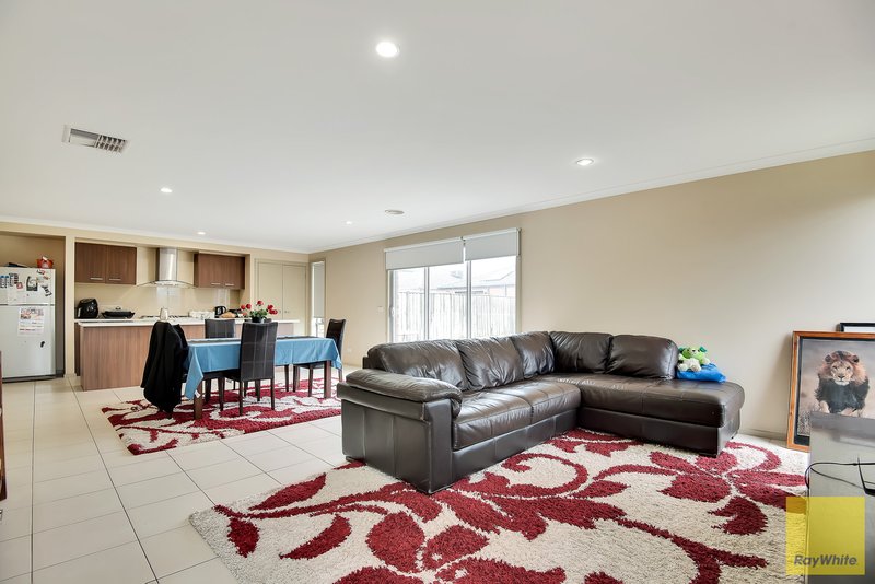 Photo - 2 Amore Drive, Sunshine West VIC 3020 - Image 6